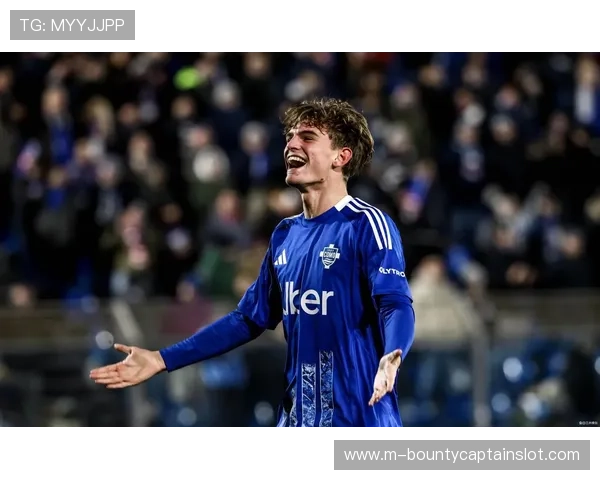 阿什拉夫法甲双响助力表现稳定 皇马系球员继续闪耀 阿什拉夫法甲双响助力表现稳定 皇马系球员继续闪耀